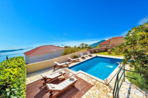 Villa Platanus with Private Pool & Sea View